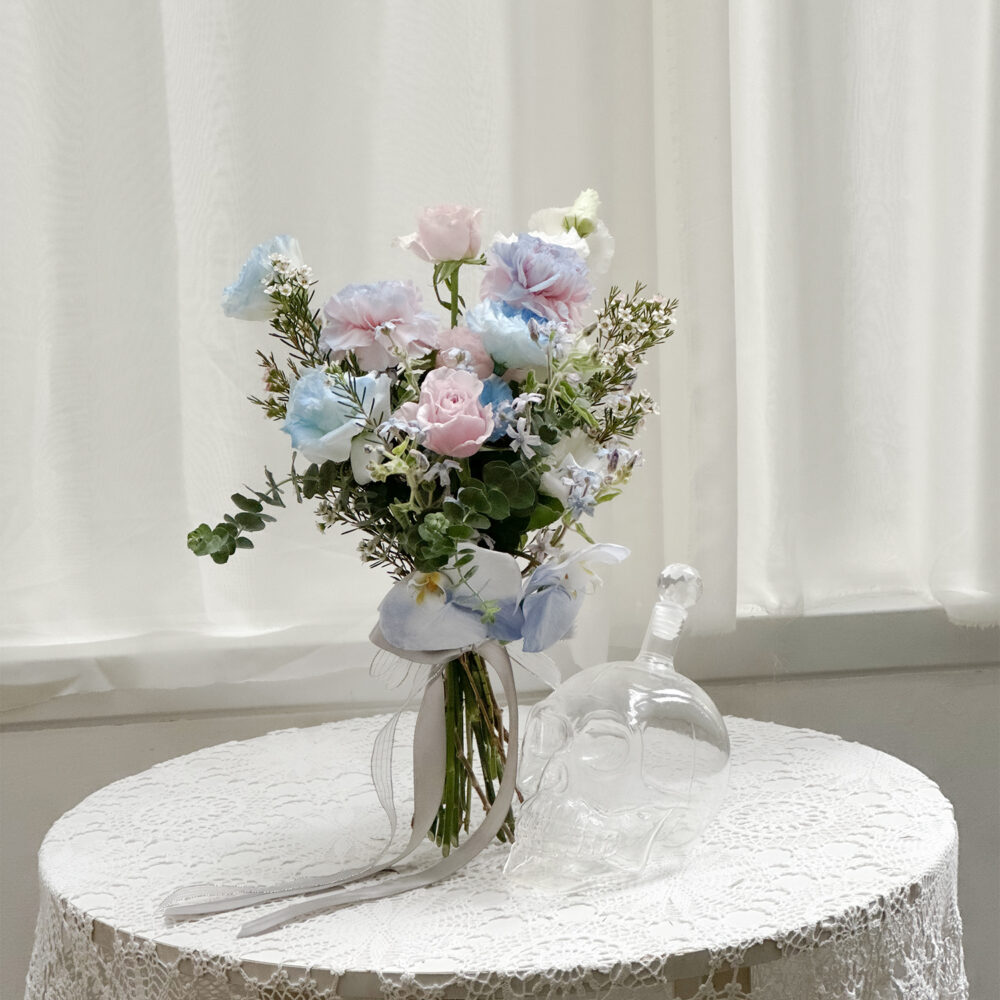 1758353372aZXU4 思念的長河 登記輕捧花