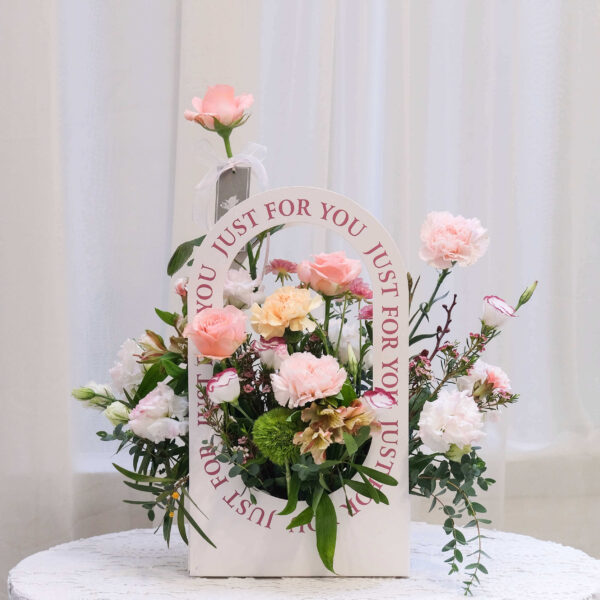 Just for you 鮮花提籃